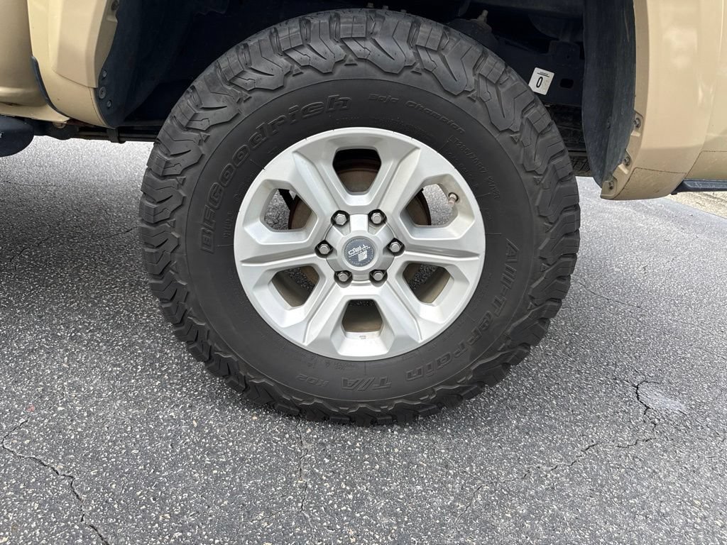 Used 2018 Toyota Tacoma SR5 RWD image 11