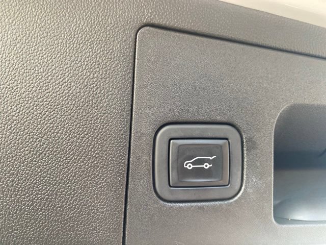 Used 2023 Cadillac XT5 Premium Luxury w/ LPO, Floor Liner Package AWD/4WD image 39