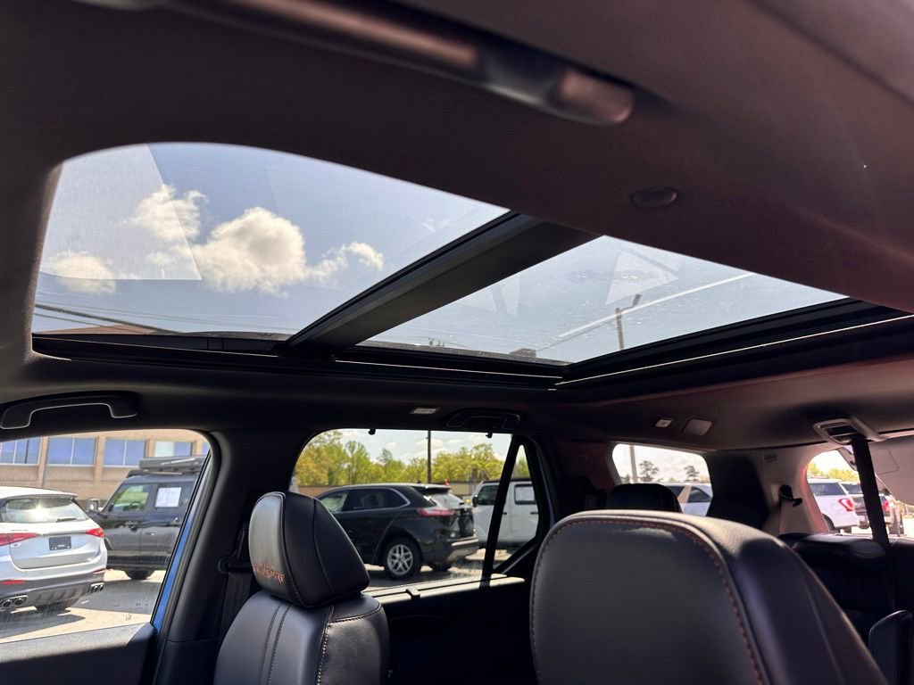 Used 2023 Honda Pilot TrailSport image 6