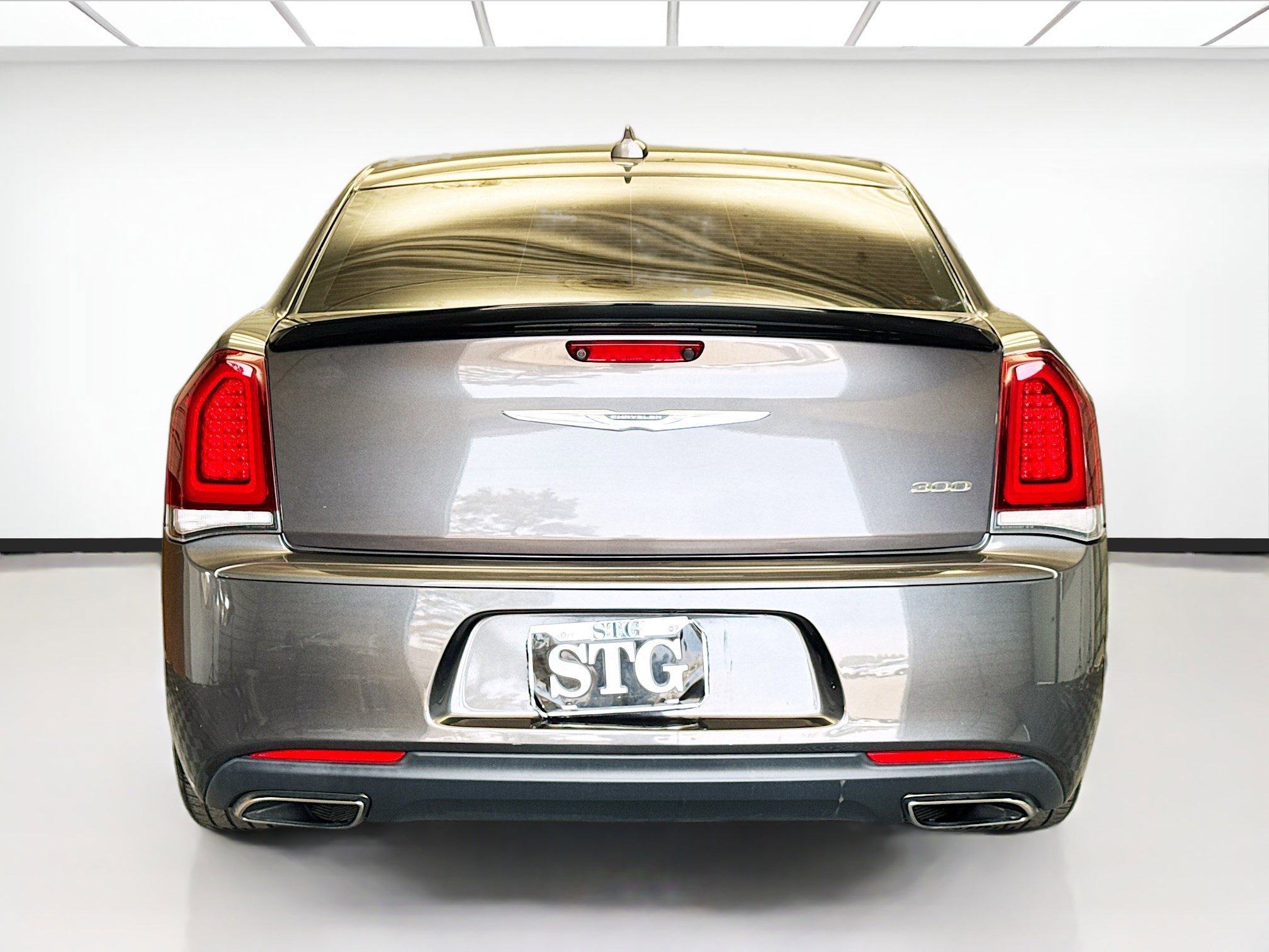 Used 2020 Chrysler 300 Touring w/ Sport Appearance Package image 5