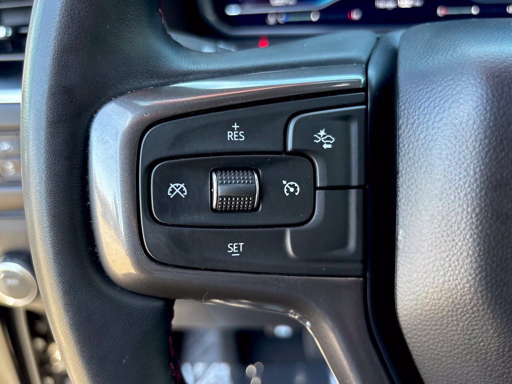 Used 2024 Chevrolet Suburban RST RWD image 12