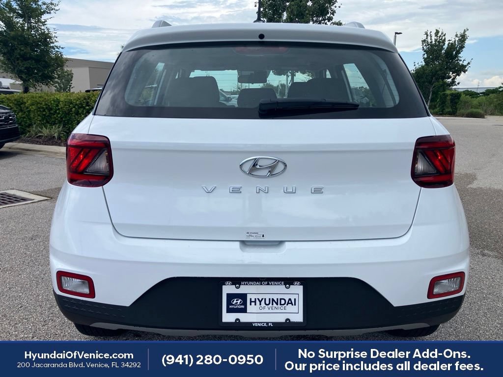 Used 2026 Hyundai Venue SEL FWD image 24