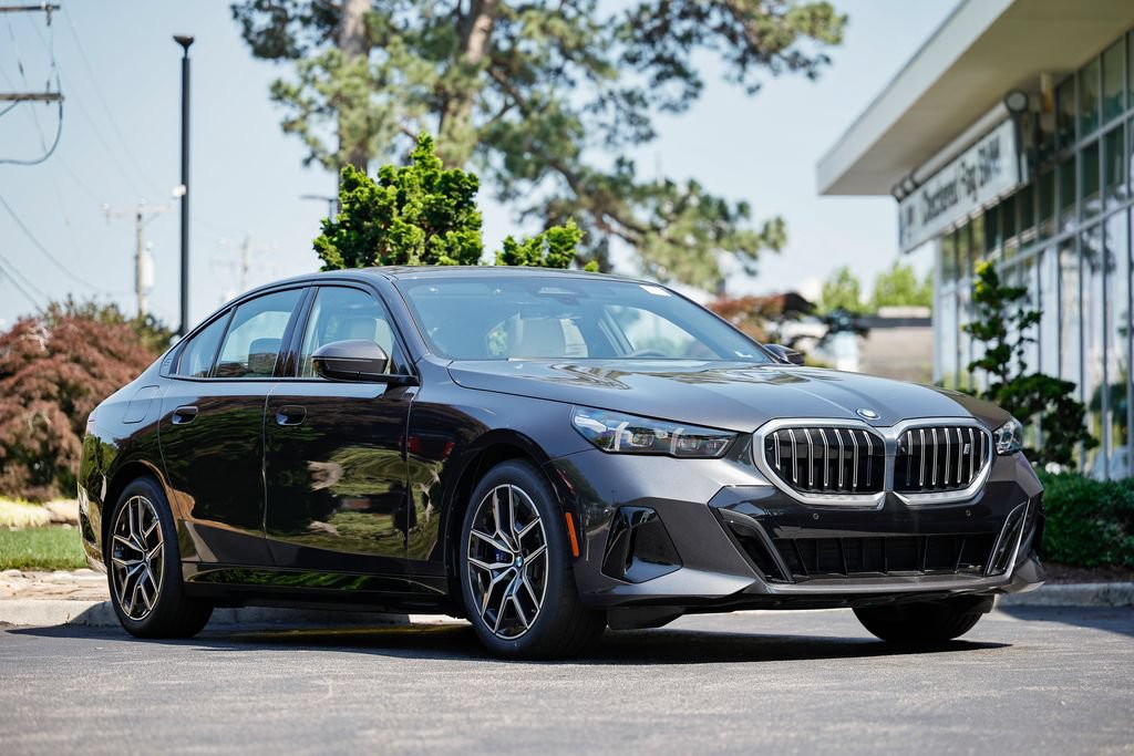 New 2027 BMW i5 eDrive40 RWD image 1