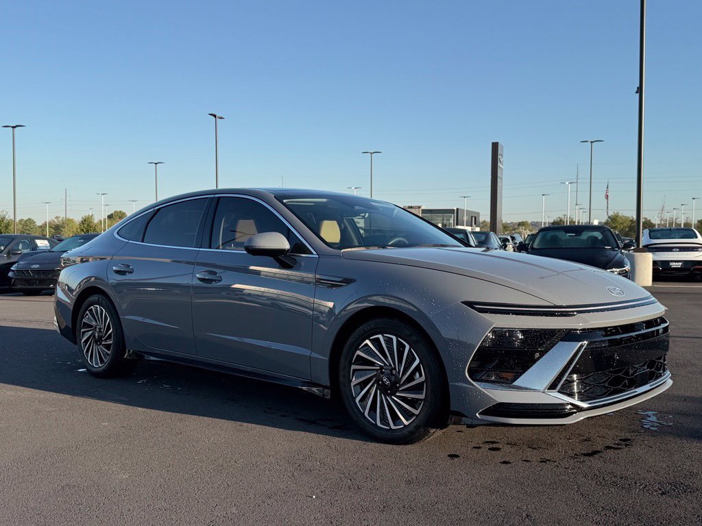 Certified 2024 Hyundai Sonata Limited FWD image 3