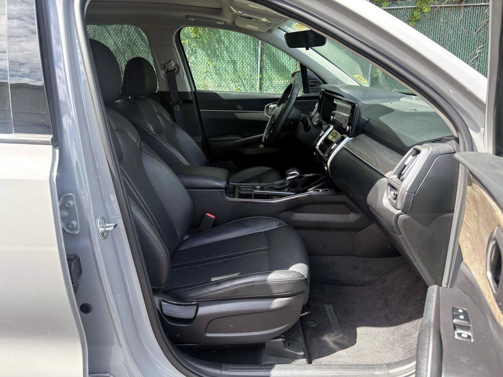 Certified 2023 Kia Sorento S w/ Panoramic Sunroof Package AWD/4WD image 21