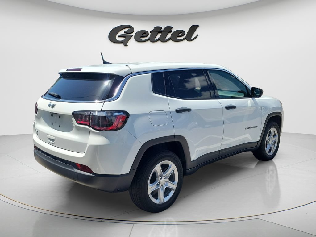 Used 2024 Jeep Compass Sport AWD/4WD image 5