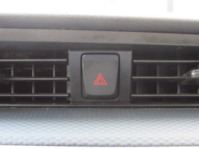 Used 2021 Nissan Kicks S image 35
