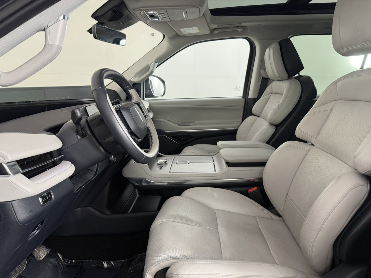 Used 2025 Lincoln Navigator L Reserve AWD/4WD image 19