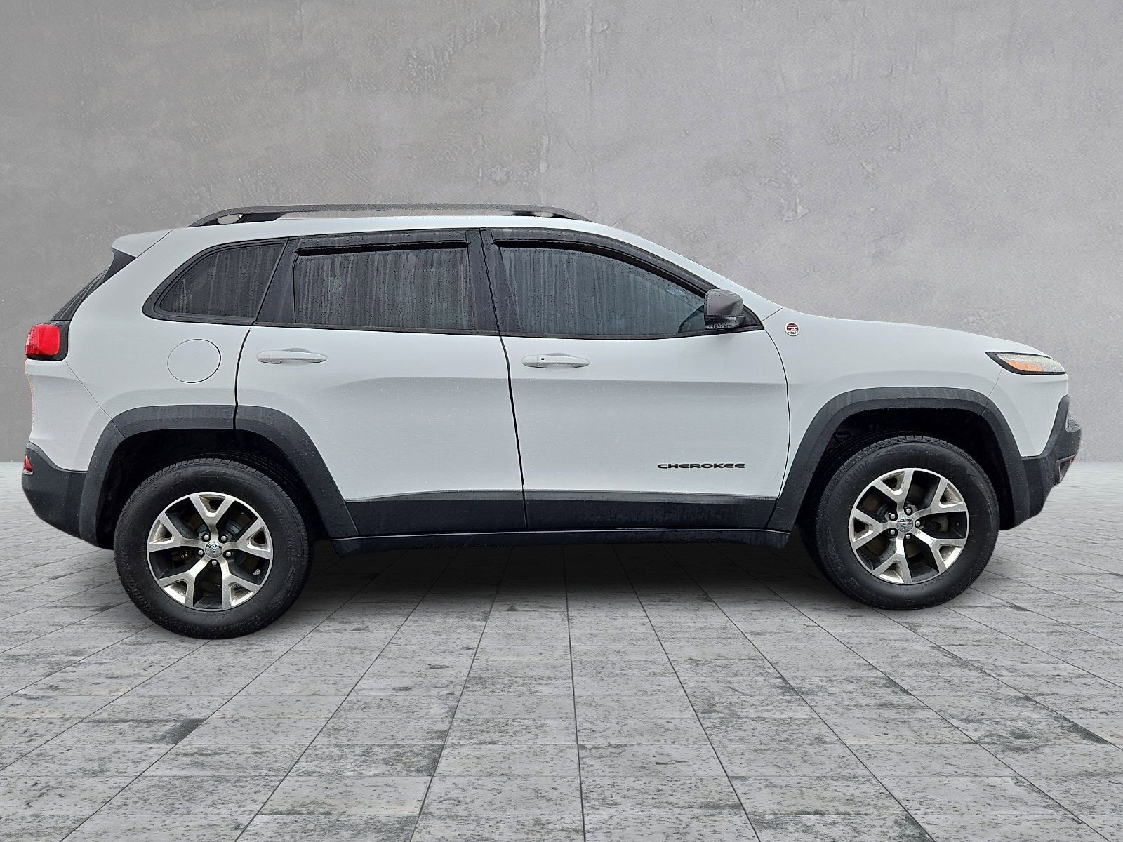 Used 2015 Jeep Cherokee Trailhawk w/ Comfort/Convenience Group image 12