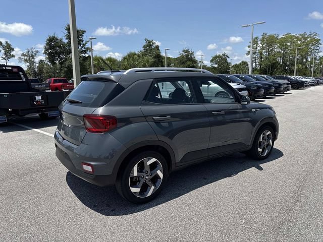 Used 2025 Hyundai Venue SEL FWD image 3