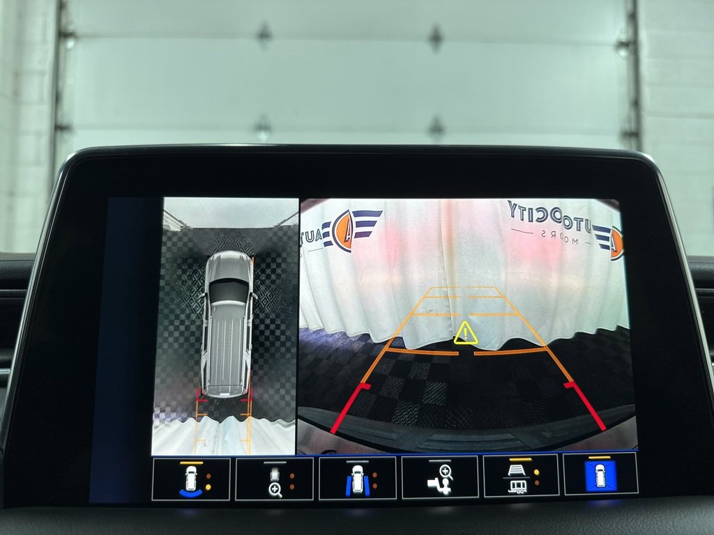 Used 2024 Chevrolet Tahoe LT w/ LT Signature Package image 25