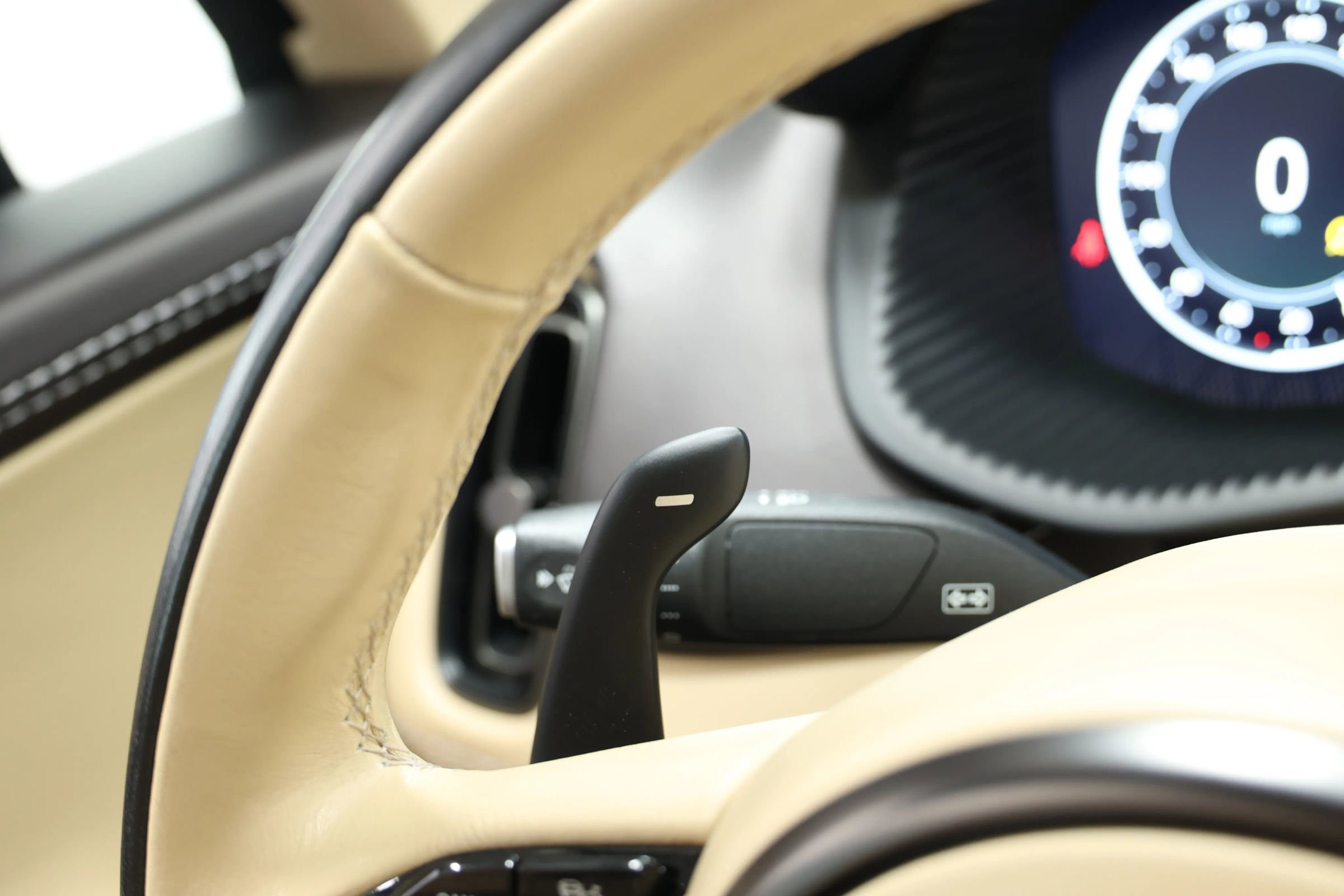 Used 2021 Aston Martin DBX image 26