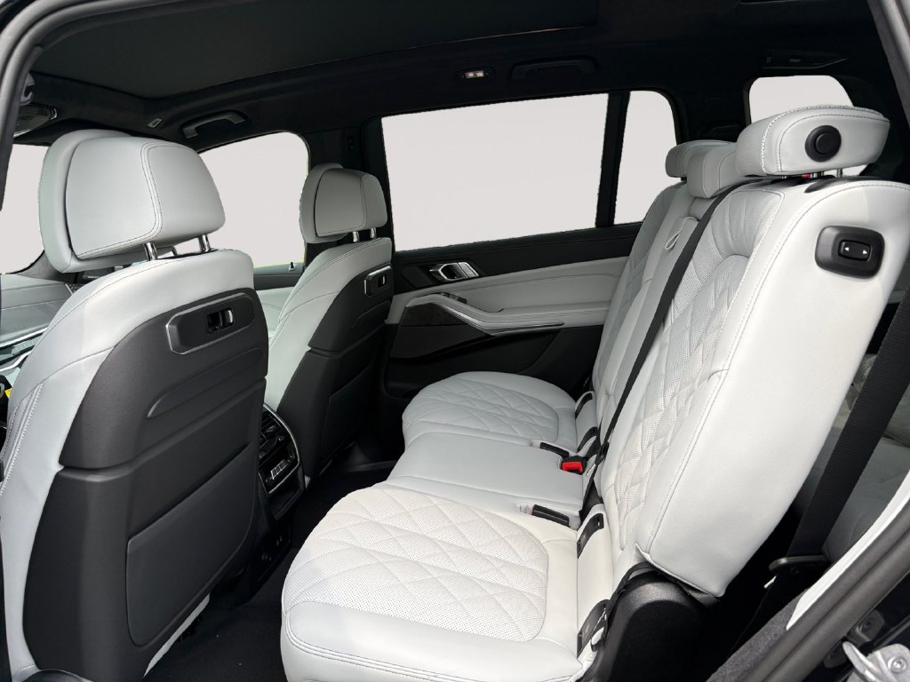 New 2027 BMW X7 xDrive40i w/ Premium Package AWD/4WD image 13