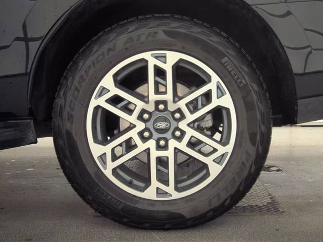 Used 2025 Ford Expedition Active AWD/4WD image 22