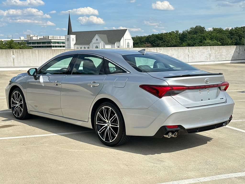 Used 2019 Toyota Avalon XSE w/ Carpet Mat Package FWD image 3