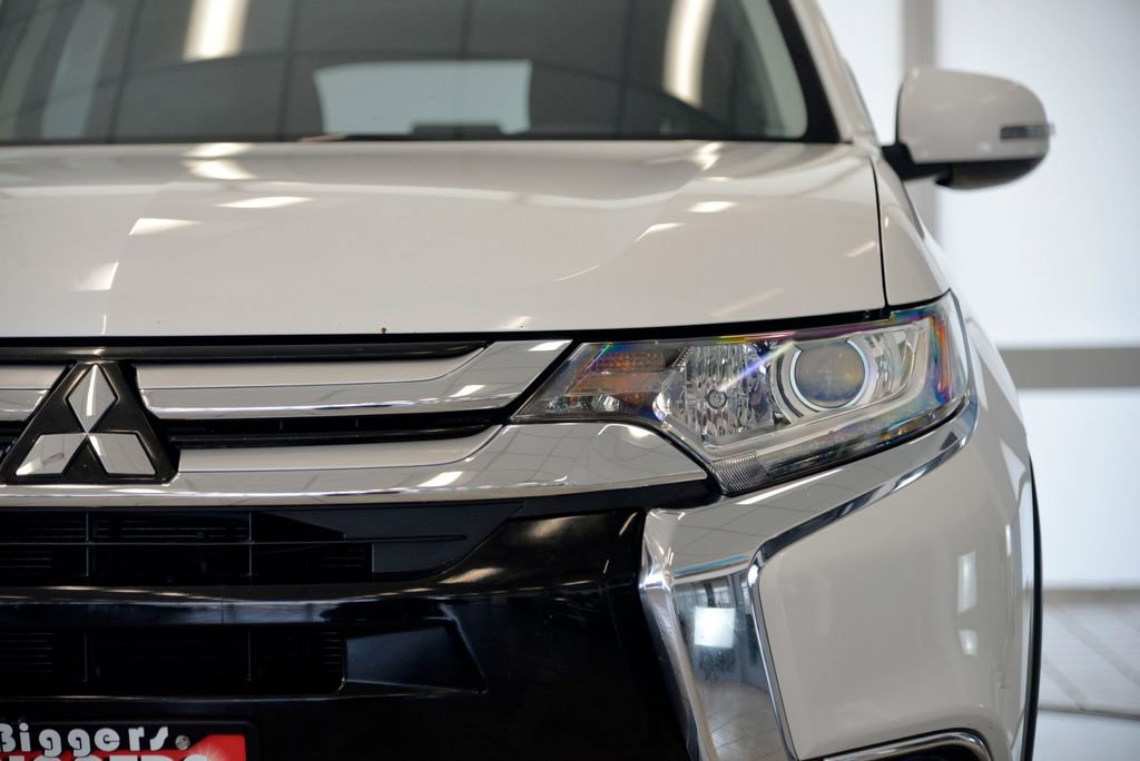 Used 2017 Mitsubishi Outlander SE AWD/4WD image 11