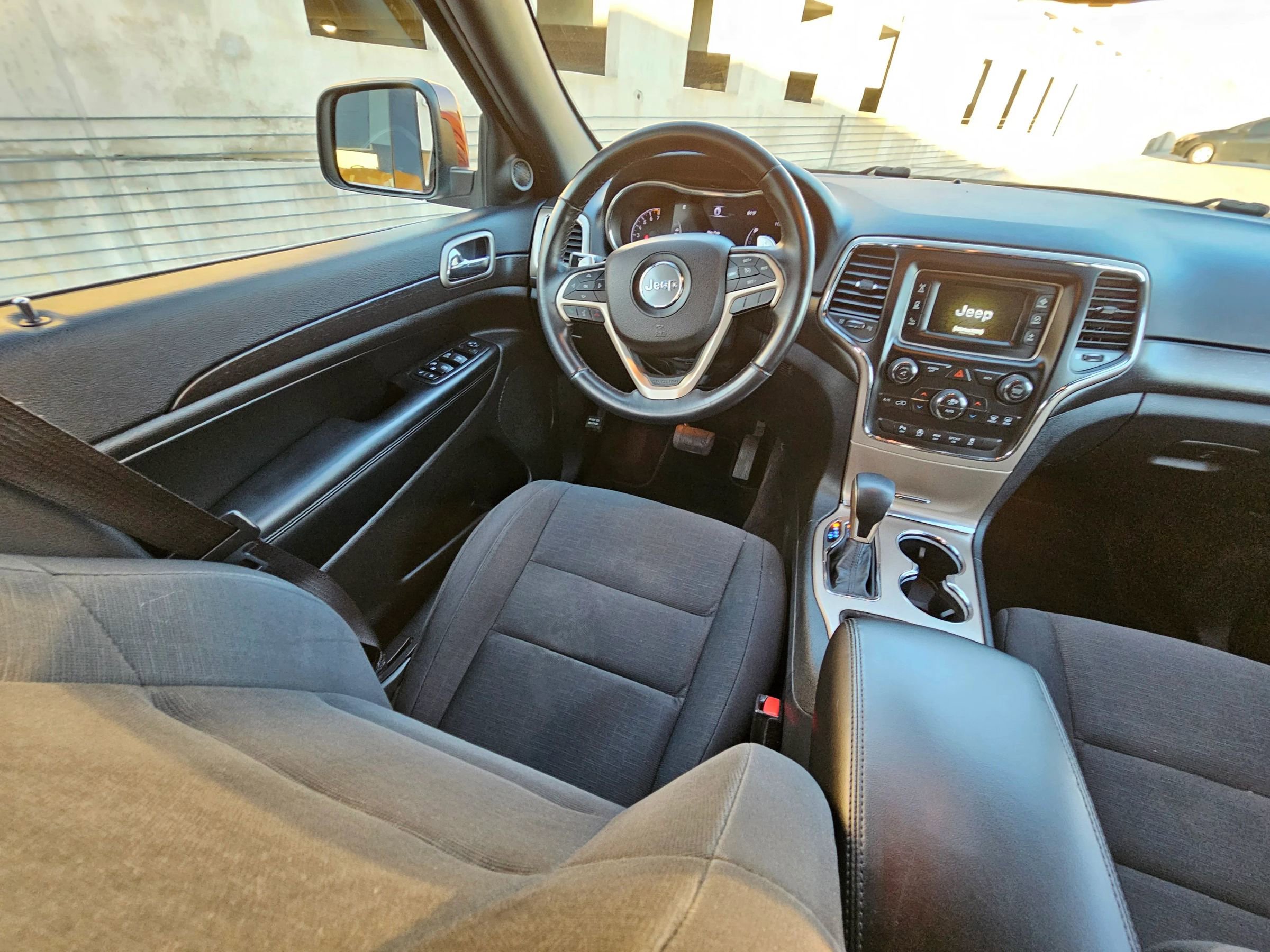 Used 2016 Jeep Grand Cherokee Laredo w/ Quick Order Package 23E image 29