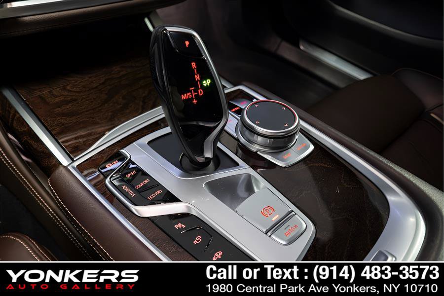 Used 2020 BMW 740i w/ M Sport Package RWD image 46