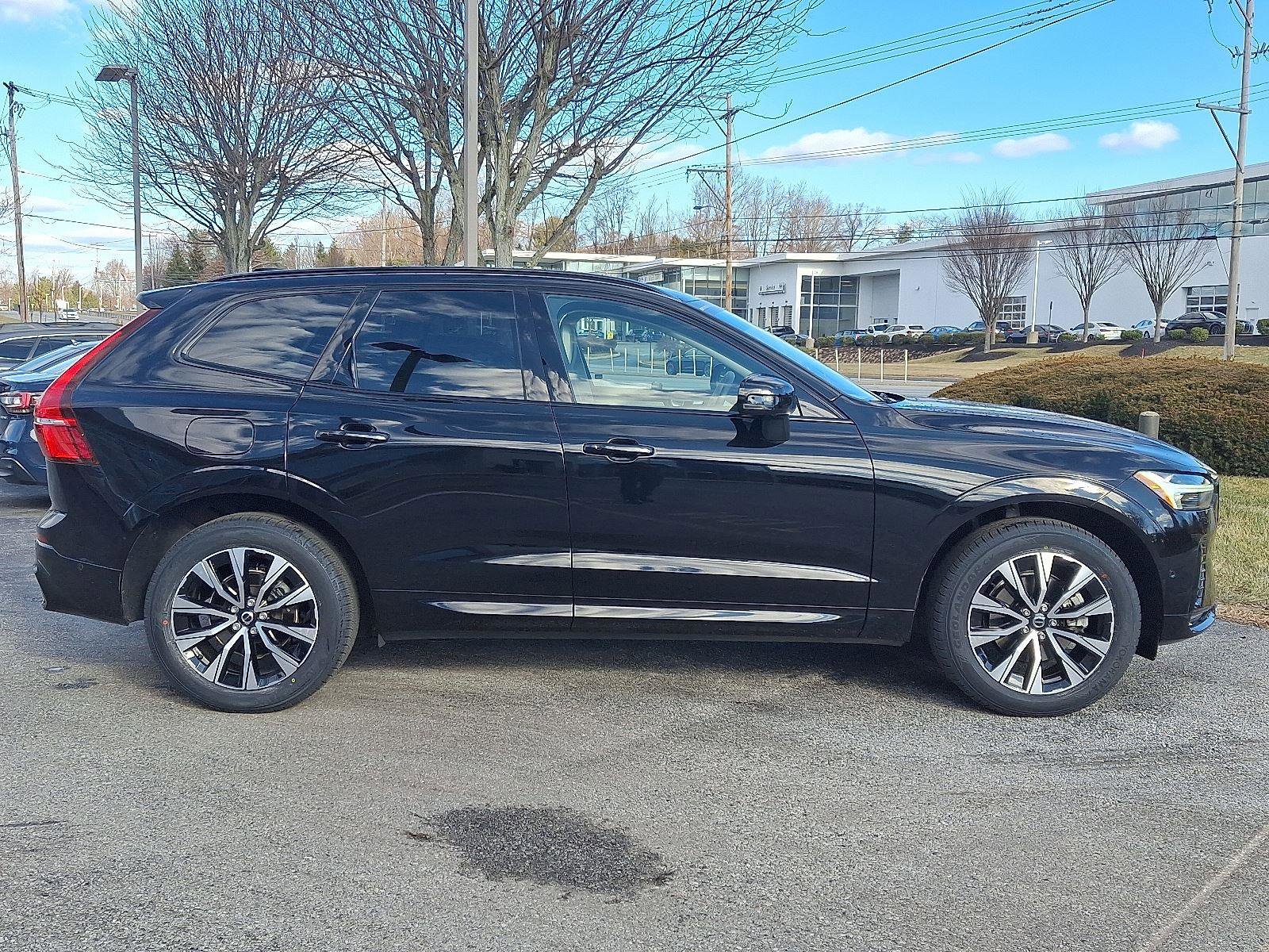 Certified 2024 Volvo XC60 B5 Plus w/ Protection Package Premier AWD/4WD image 7