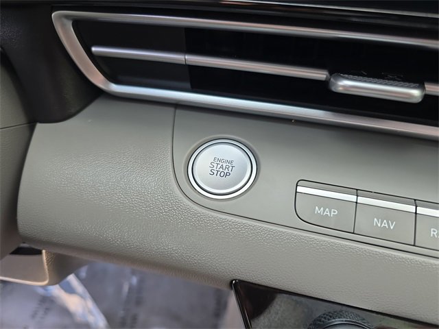 Used 2023 Hyundai Elantra SEL w/ Convenience Package image 25