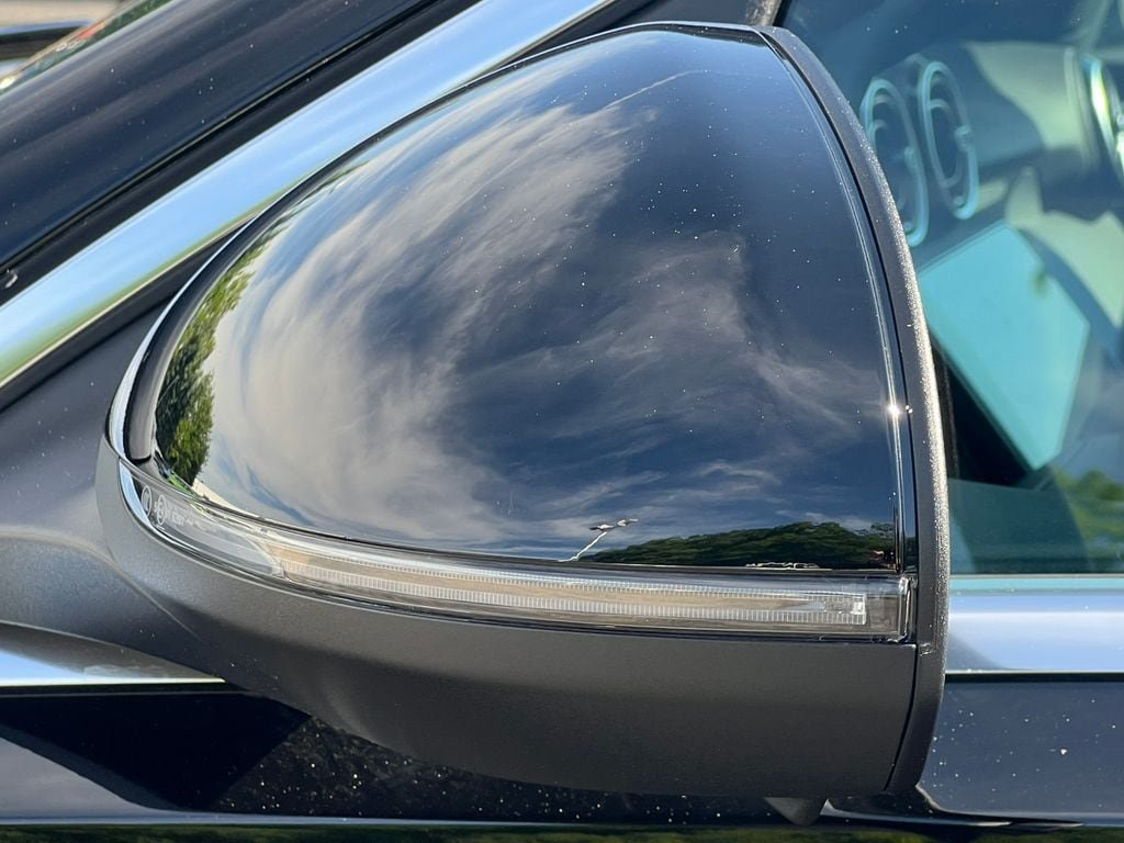 New 2025 Mercedes-Benz C 300 4MATIC Sedan image 9