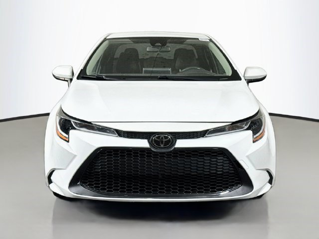 Used 2020 Toyota Corolla LE FWD image 2