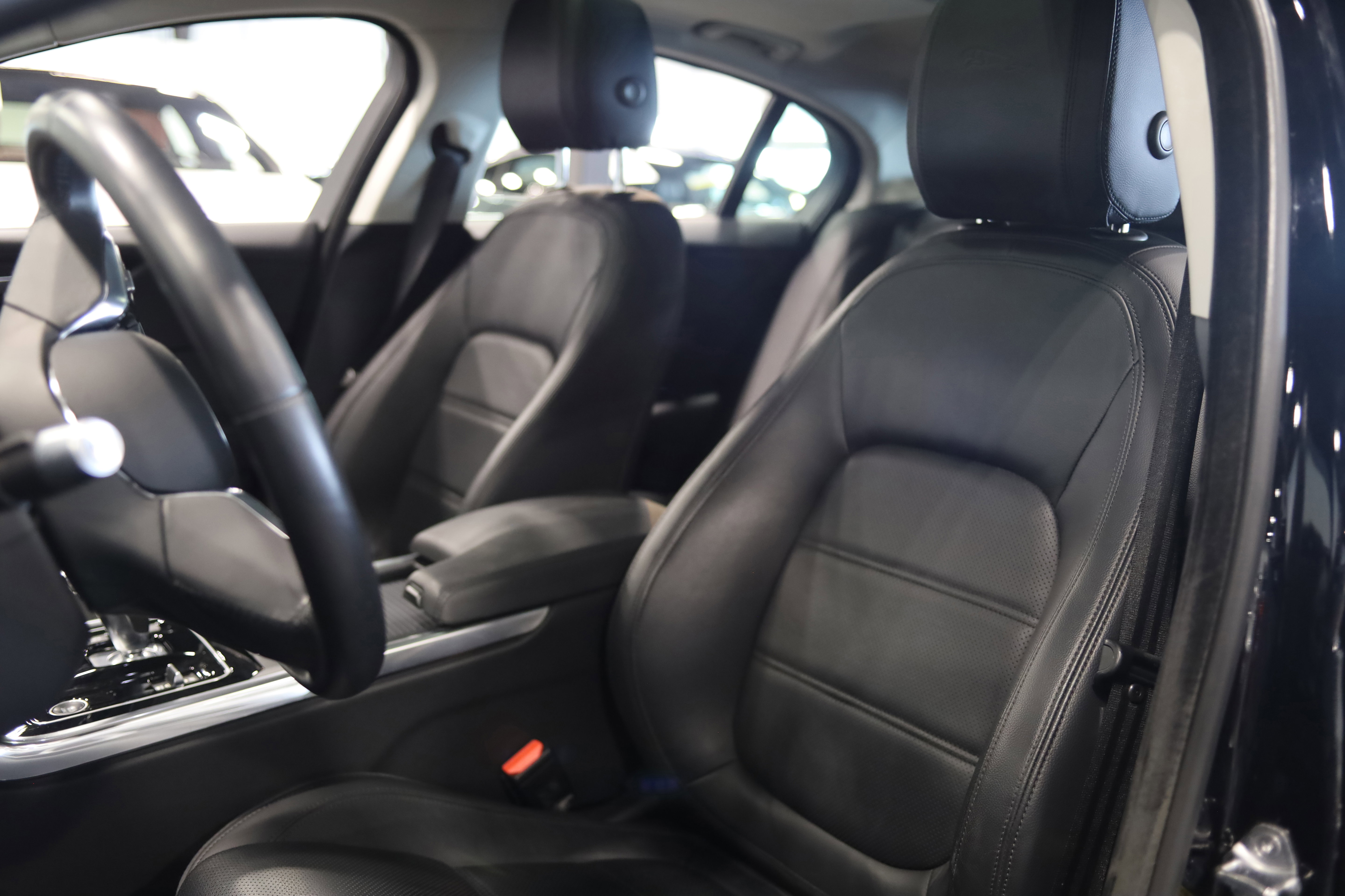 Used 2020 Jaguar XE S image 13