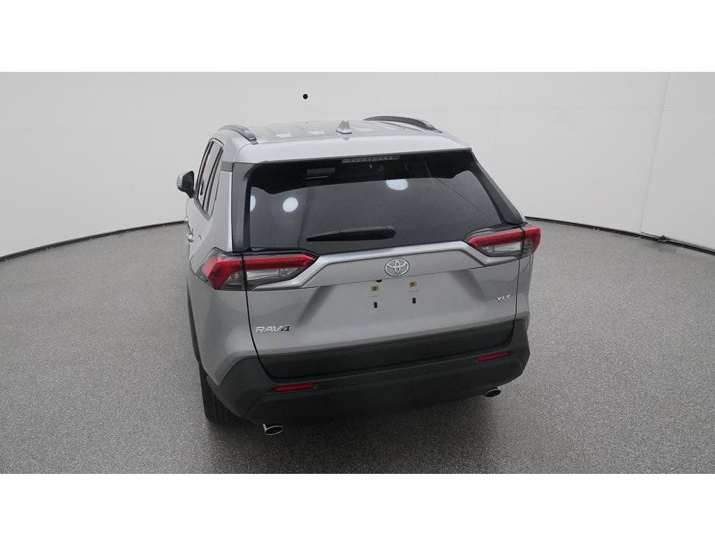 Used 2023 Toyota RAV4 XLE Premium FWD image 8