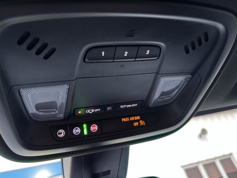 Used 2022 Chevrolet Traverse LT w/ Midnight/Sport Edition image 12