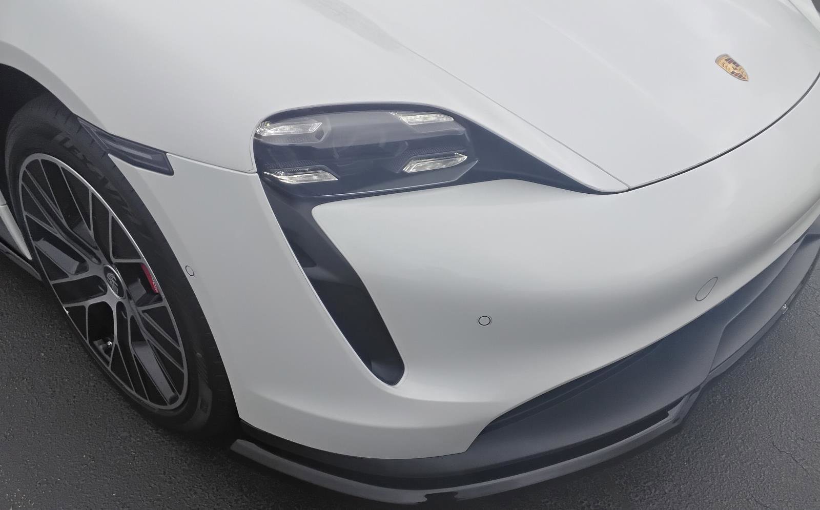 Used 2020 Porsche Taycan 4S image 7