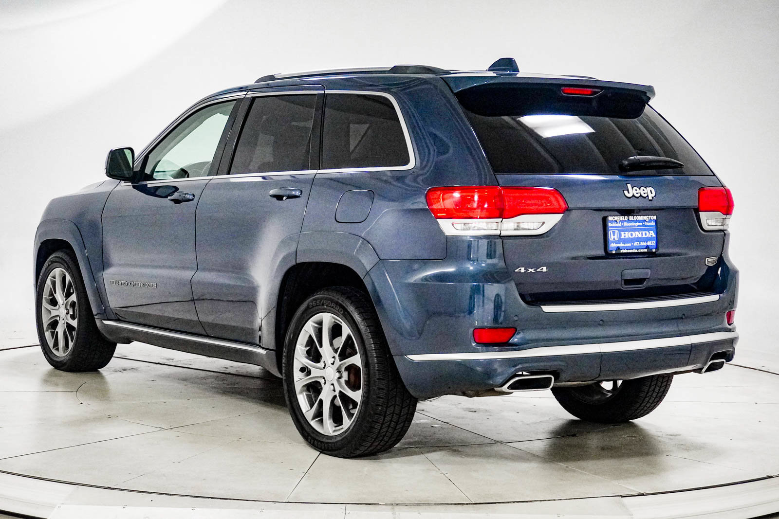 Used 2020 Jeep Grand Cherokee Summit AWD/4WD image 5