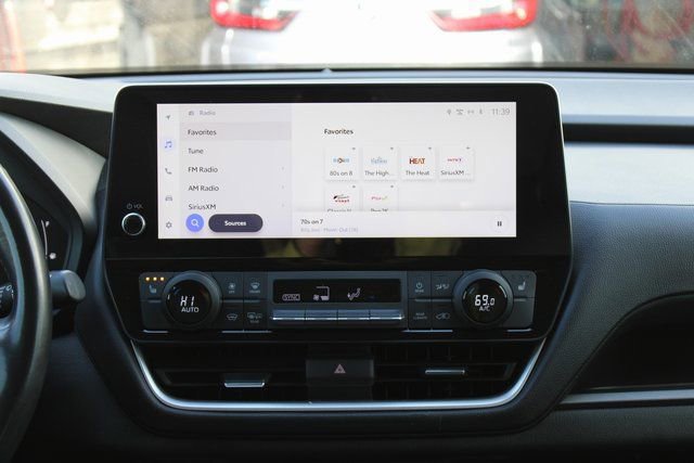 Used 2024 Toyota Grand Highlander XLE image 21