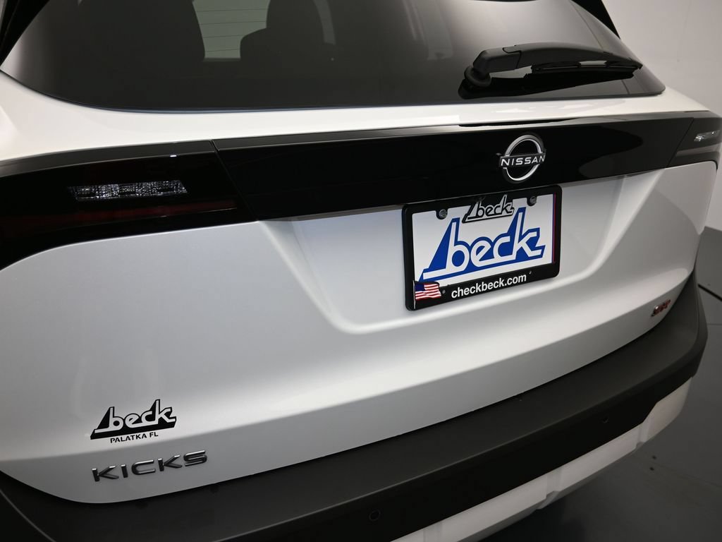 New 2026 Nissan Kicks SR FWD image 23