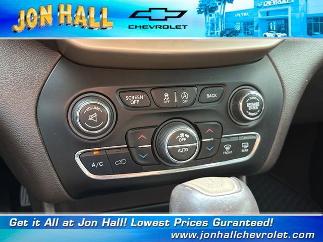 Used 2015 Jeep Cherokee Trailhawk w/ Comfort/Convenience Group AWD/4WD image 28