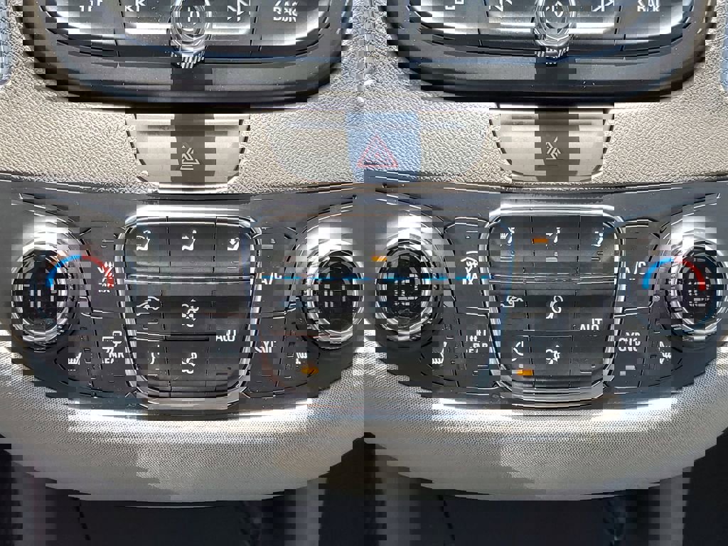 Used 2019 Chevrolet Malibu LT image 26