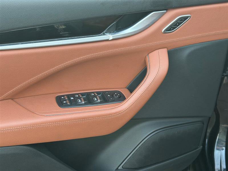 Used 2020 Maserati Levante image 27
