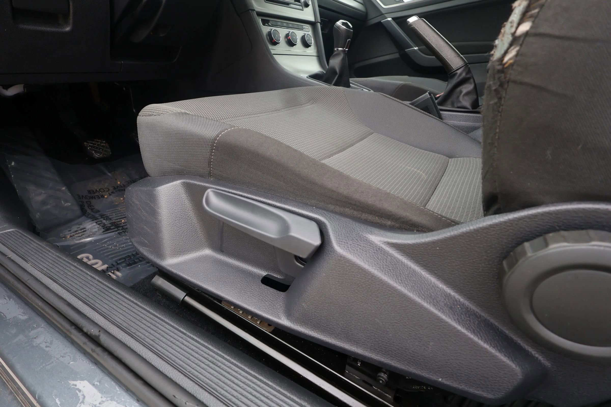 Used 2015 Volkswagen Golf Launch Edition image 16