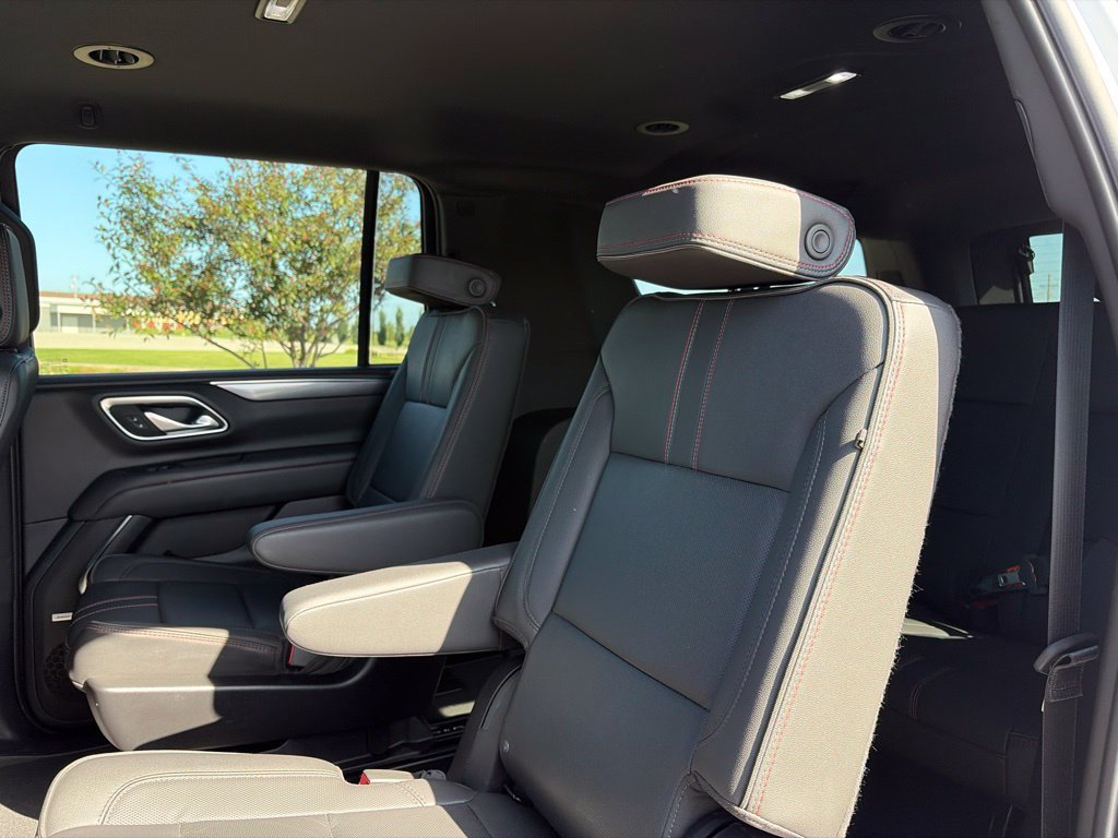 Used 2024 Chevrolet Suburban RST w/ Luxury Package AWD/4WD image 45