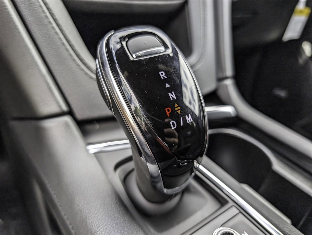 New 2025 Cadillac XT5 Luxury image 34