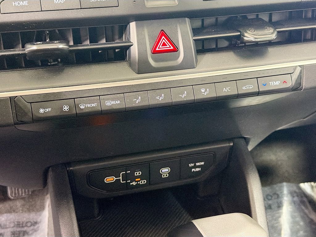 Used 2025 Kia K4 LXS image 16