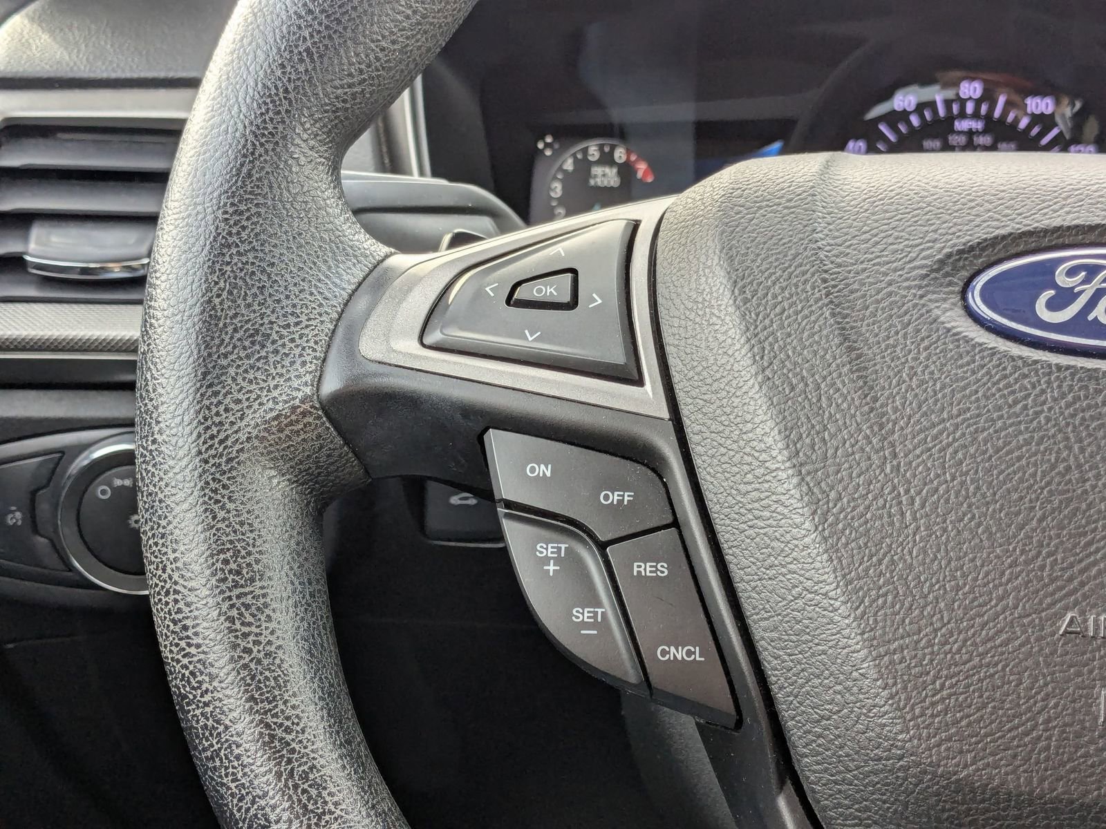 Used 2018 Ford Fusion SE w/ Fusion SE Technology Package image 15