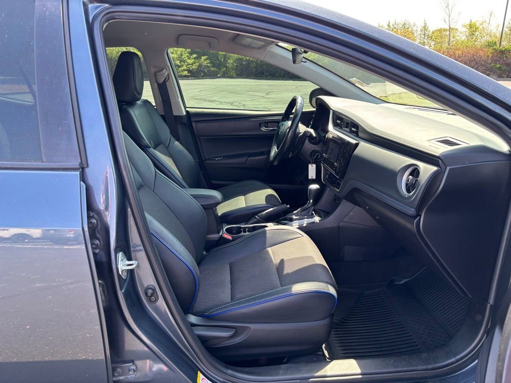 Used 2019 Toyota Corolla SE FWD image 18