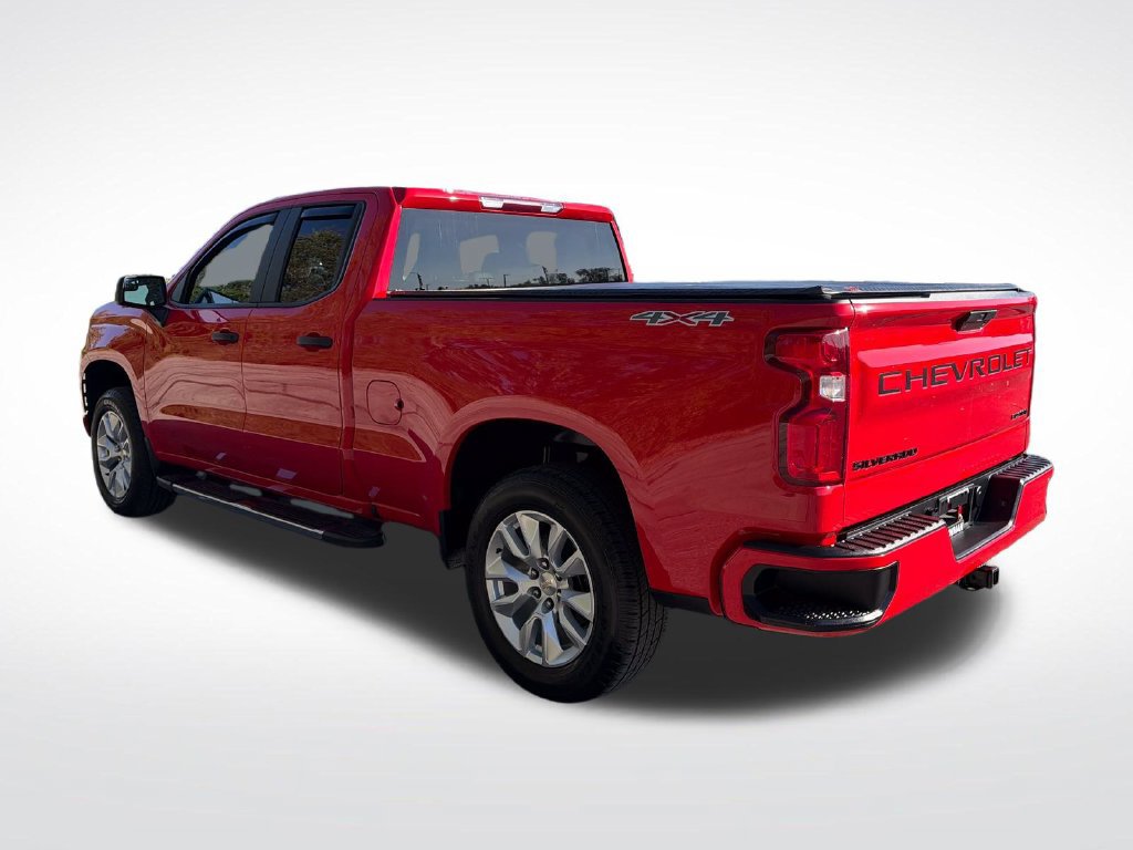 Used 2022 Chevrolet Silverado 1500 Custom w/ LPO, Dark Essentials Package AWD/4WD image 3