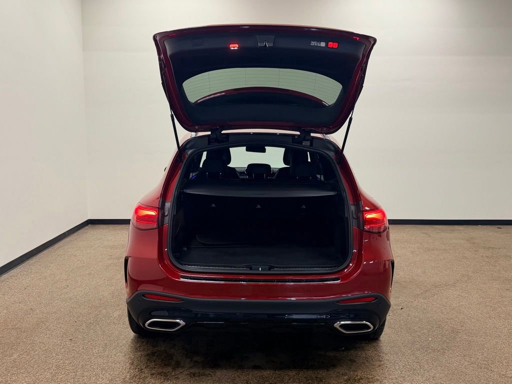 Used 2024 Mercedes-Benz GLC 300 4MATIC image 5