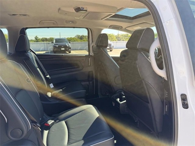 Certified 2025 Honda Odyssey Touring image 11