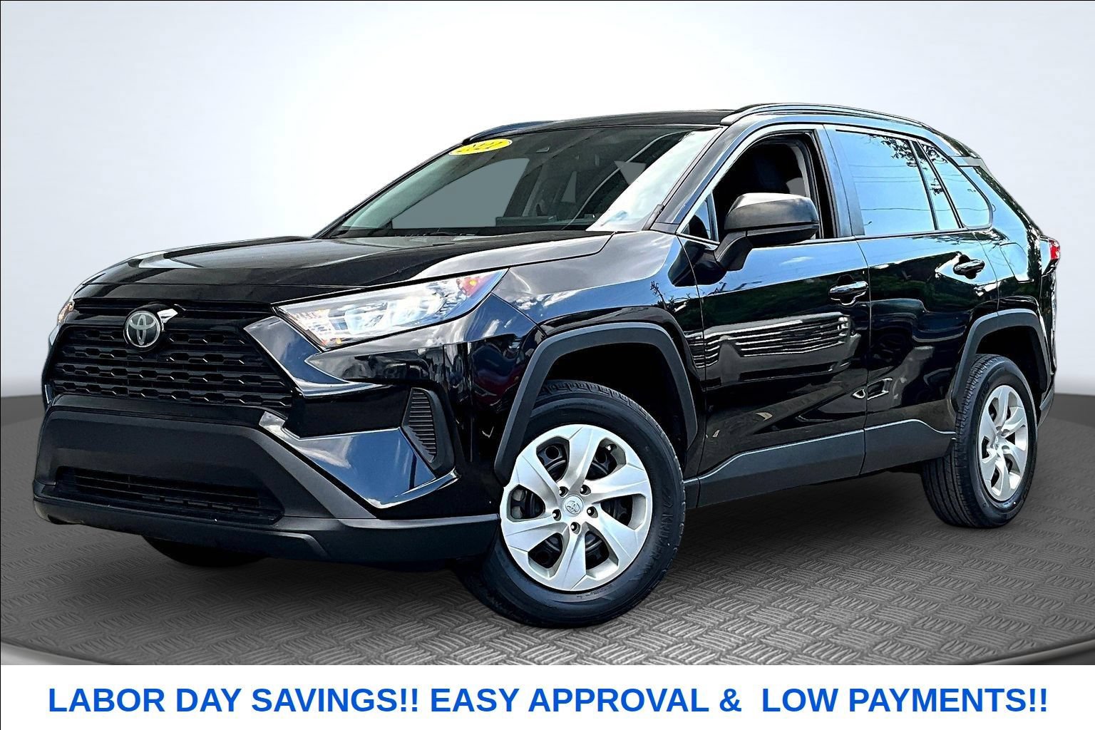 Used 2021 Toyota RAV4 LE FWD video 1