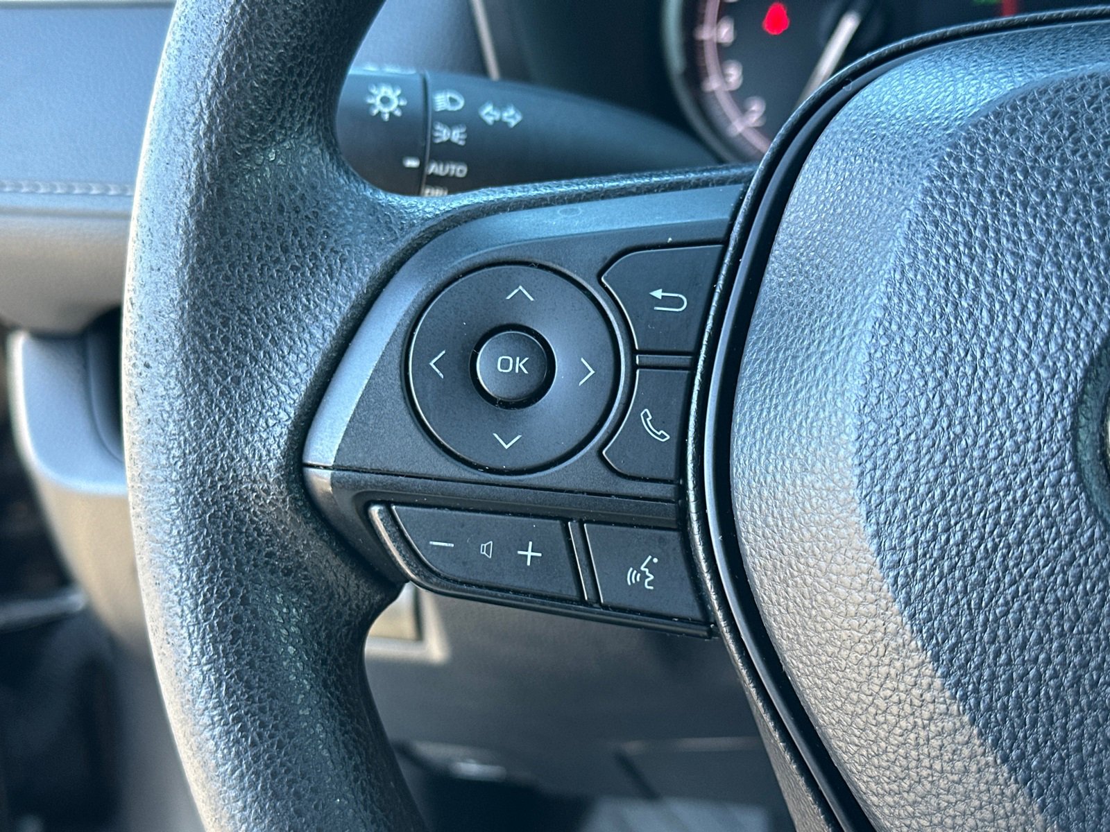 Used 2023 Toyota RAV4 XLE image 25