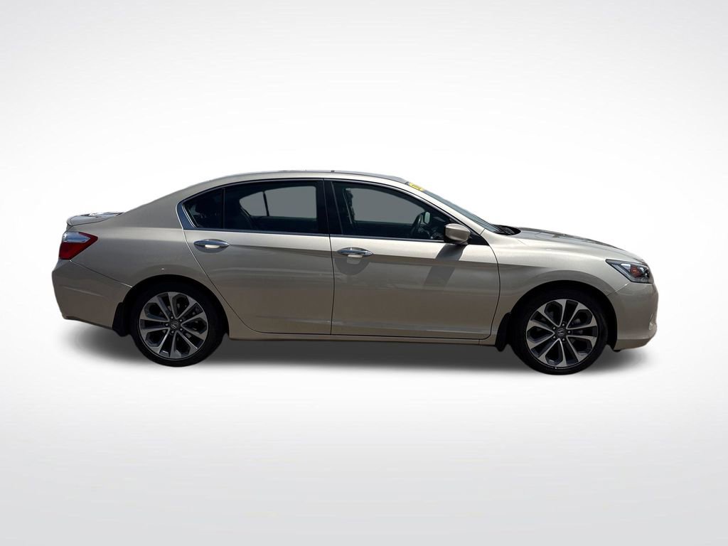 Used 2015 Honda Accord Sport image 8