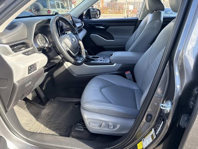 Used 2023 Toyota Highlander XLE image 21