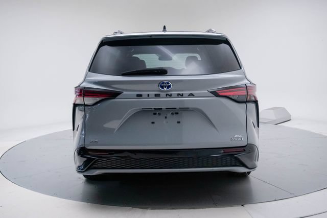Used 2024 Toyota Sienna XSE AWD/4WD image 7